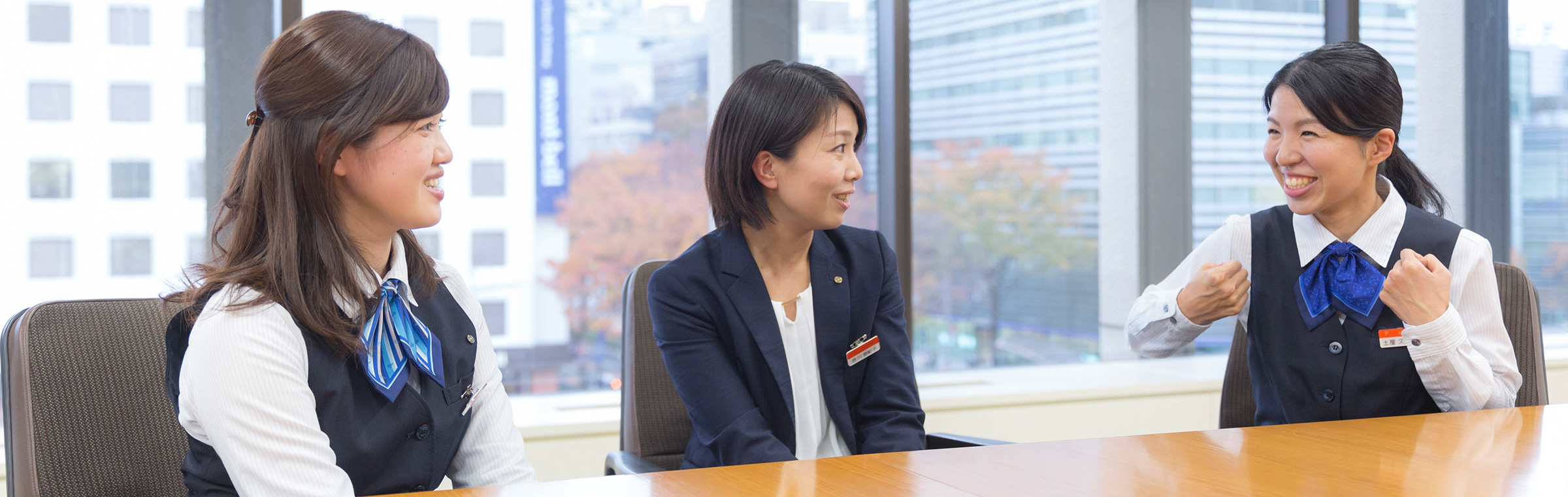 女性 銀行 員 女性 肌 悩み 調査 イラスト画像集